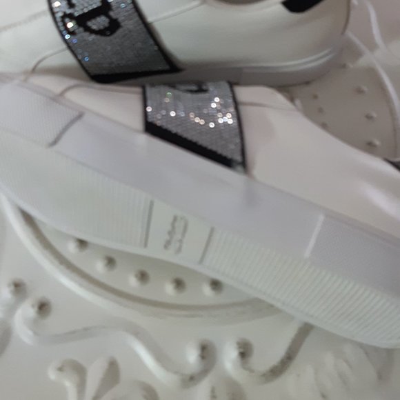 JUICY COUTURE  Sneakers Size 8  NEW - Picture 4 of 5